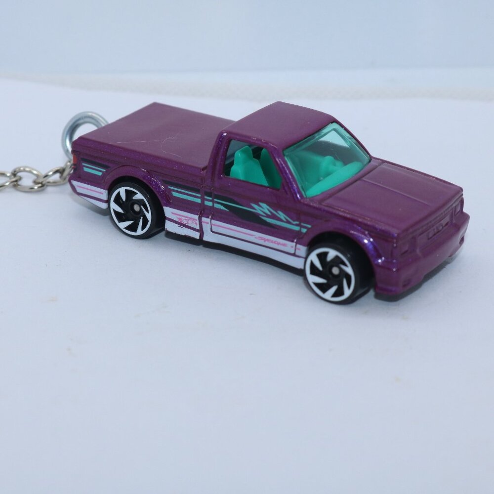 Hot Wheels Hot Trucks '91 GMA Syclone truck/2024 Custom keychain 1/64 scale